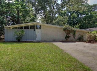 2 Lee Cir, Daphne, AL 36527