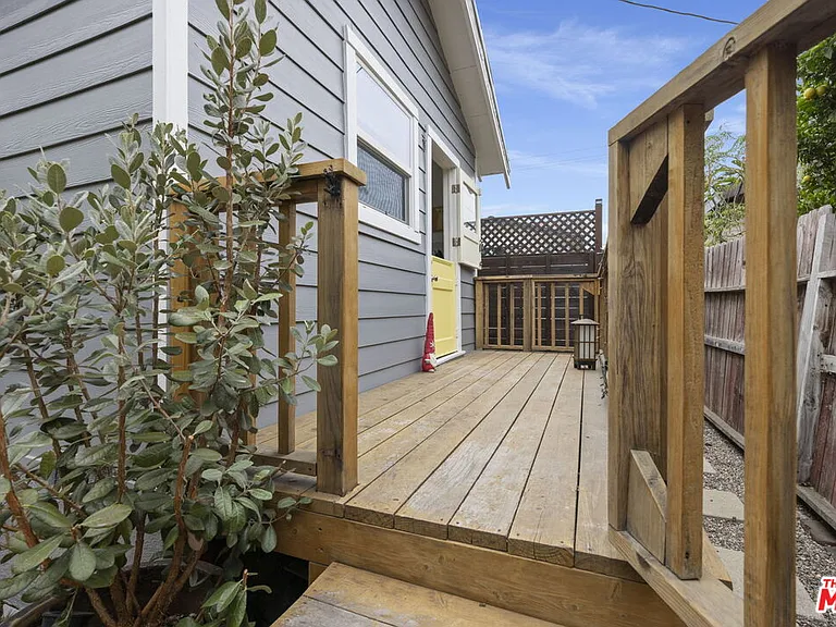 306 W Plymouth St — Photo 20