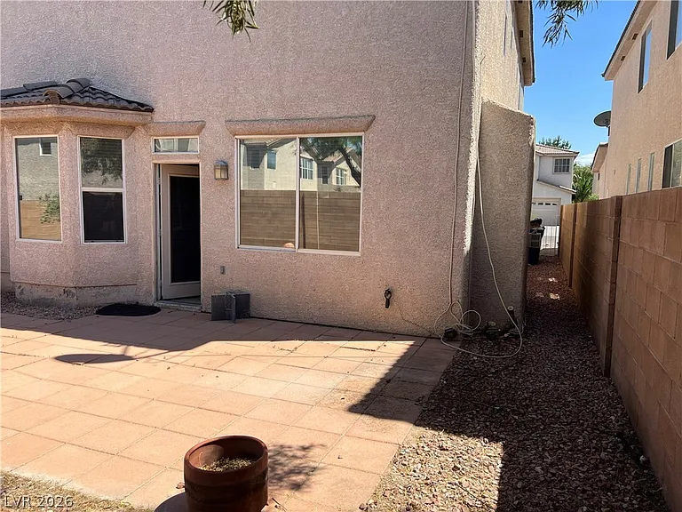 3900 Irvin Ave — Photo 30