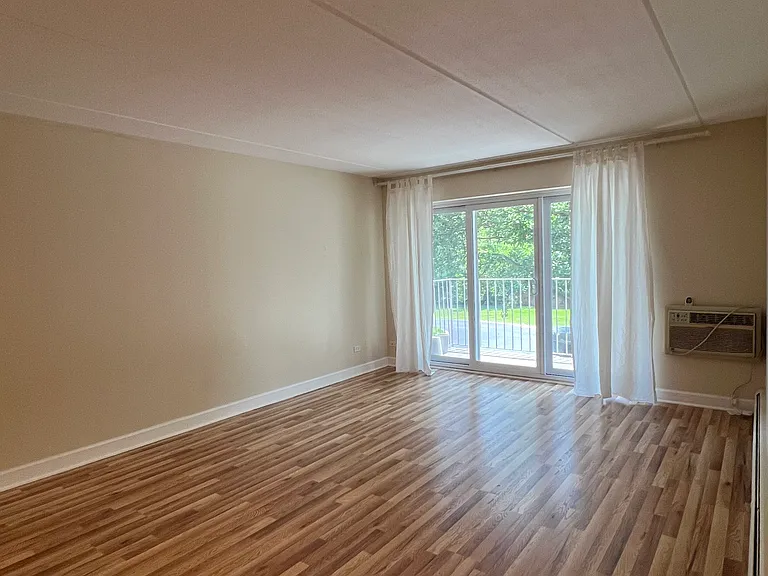 5125 Blodgett Ave #207 — Photo 8