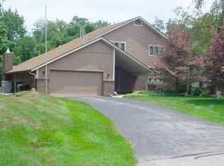 5116 Honora Dr, Sylvania, OH 43560