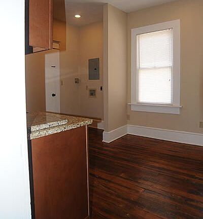 4th image of 623 Mountain Ave SW #B