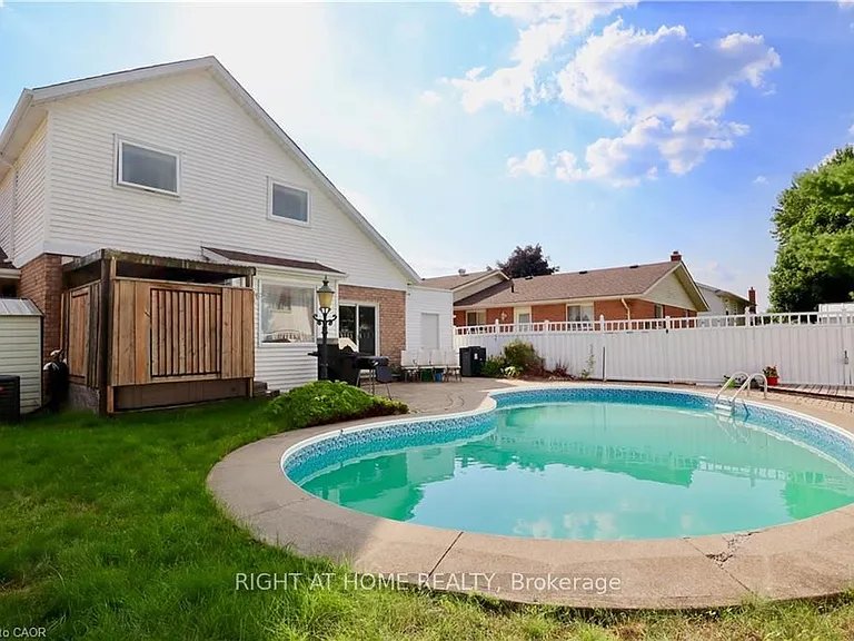 432 Heritage Dr — Photo 2