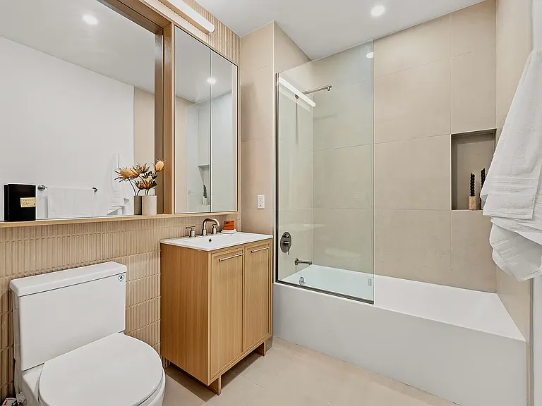 250 W 49th St #8204 — Photo 9