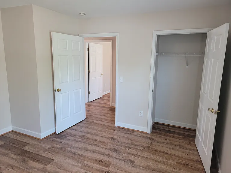 211 Provence St — Photo 11