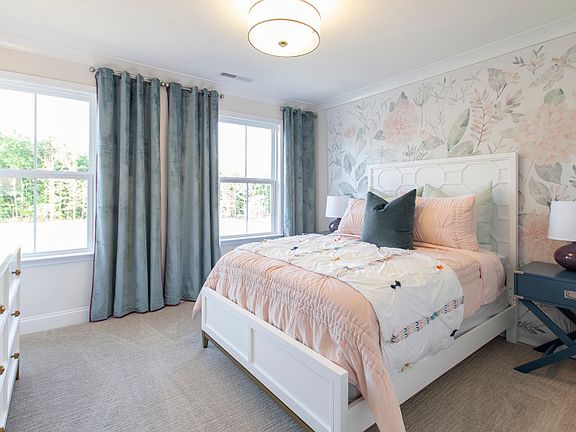 Bedroom 3 with Walk-in Closet