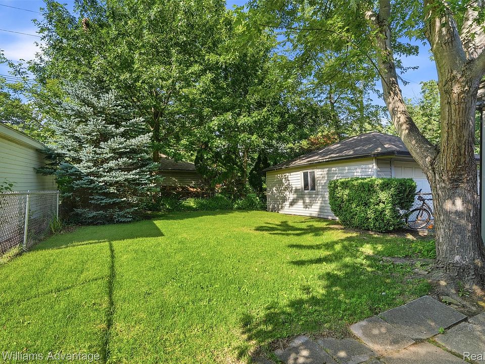 21407 Broadstone St, photo 10