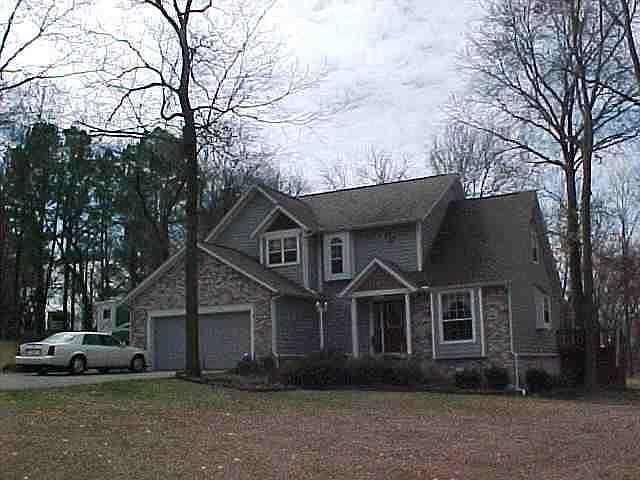 2nd image of 712 Apple Dr