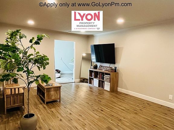 3rd image of 6101 Villa Capri Ct