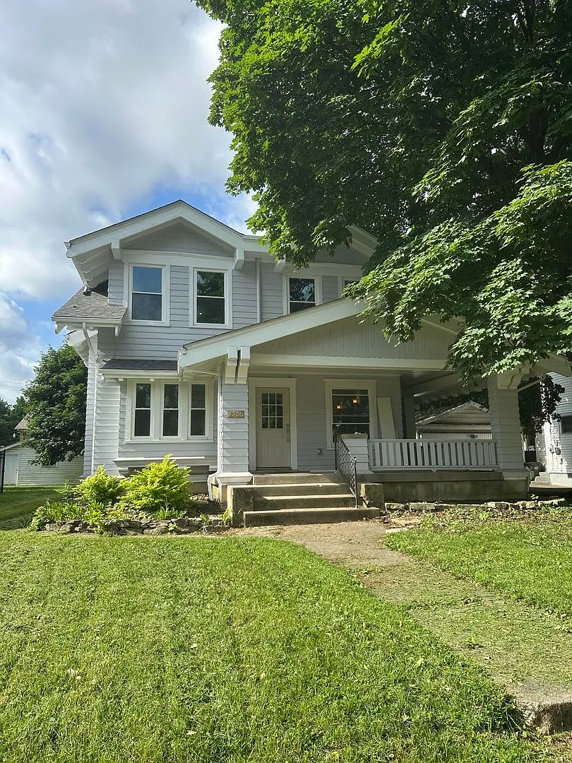 2200 Arlington Ave photo 1