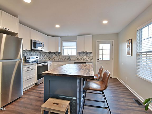 5th image of 321 E Churchwell Ave