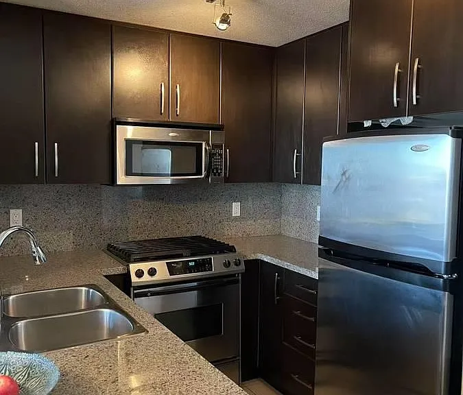5088 Kwantlen St — Photo 2