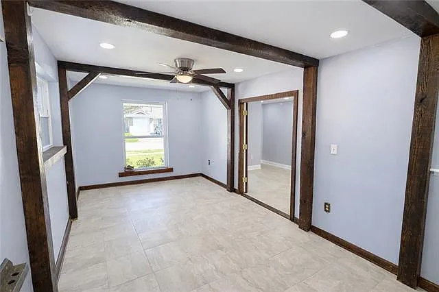 3 bed, 2.0 bath, 1845 sqft, $2,100 — Photo 4