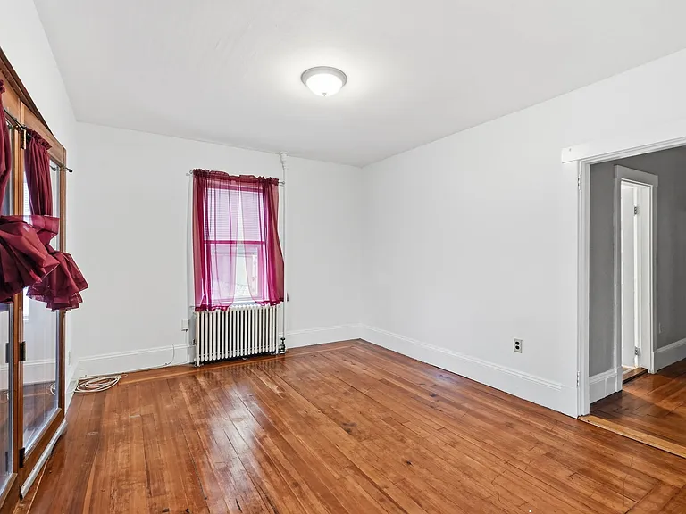 457 N Franklin St — Photo 10