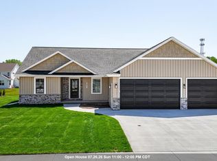 W5845 Roundstone Pl, Menasha, WI 54952