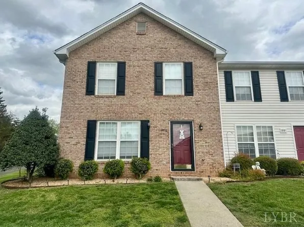 1095 Middle View Dr, Forest, VA 24551