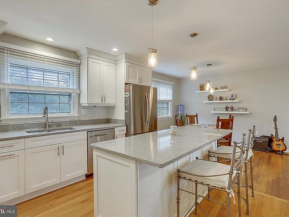 4th image of 7112 Blanchard Dr