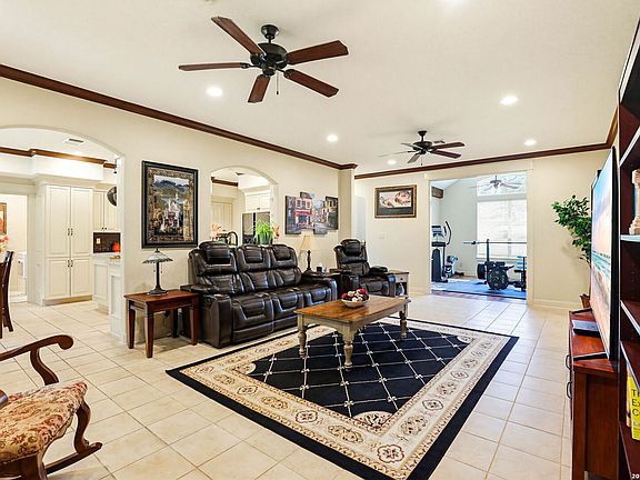 4th image of 1103 Eagle View