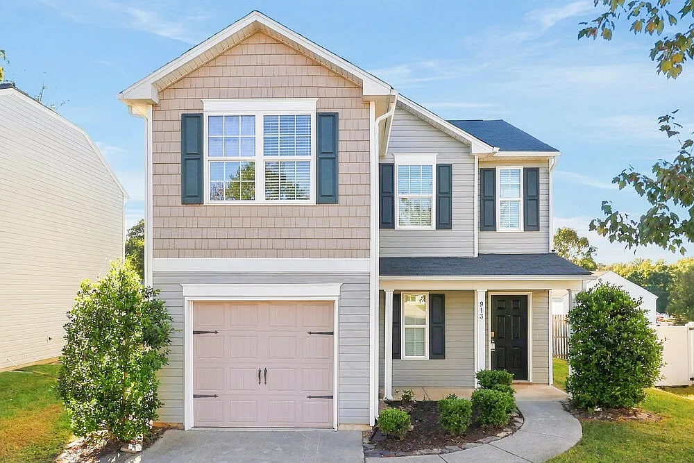 3 bed, 2.5 bath, 1508 sqft, $1,740 — Photo 1