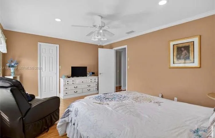 2 bed, 2.0 bath, 1697 sqft, $2,650 — Photo 2