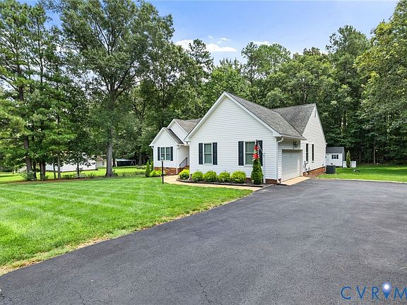 2nd image of 6701 Hagerty Ln
