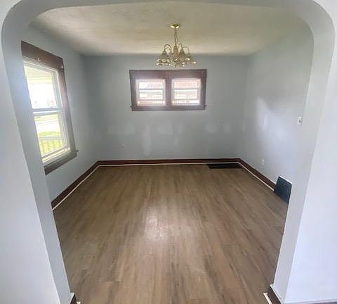 5th image of 1729 Roosevelt Ave NE