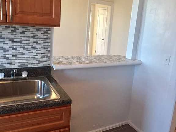 4th image of 1427 Taylor Ave APT 39