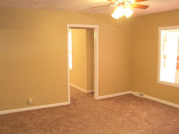 2nd image of 404 S Carbon St
