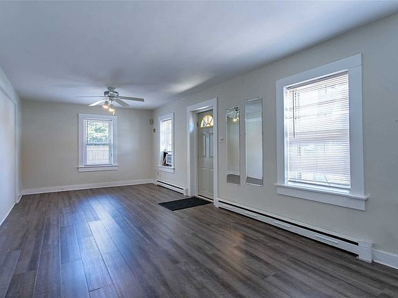 4th image of 6 Spruce Pl