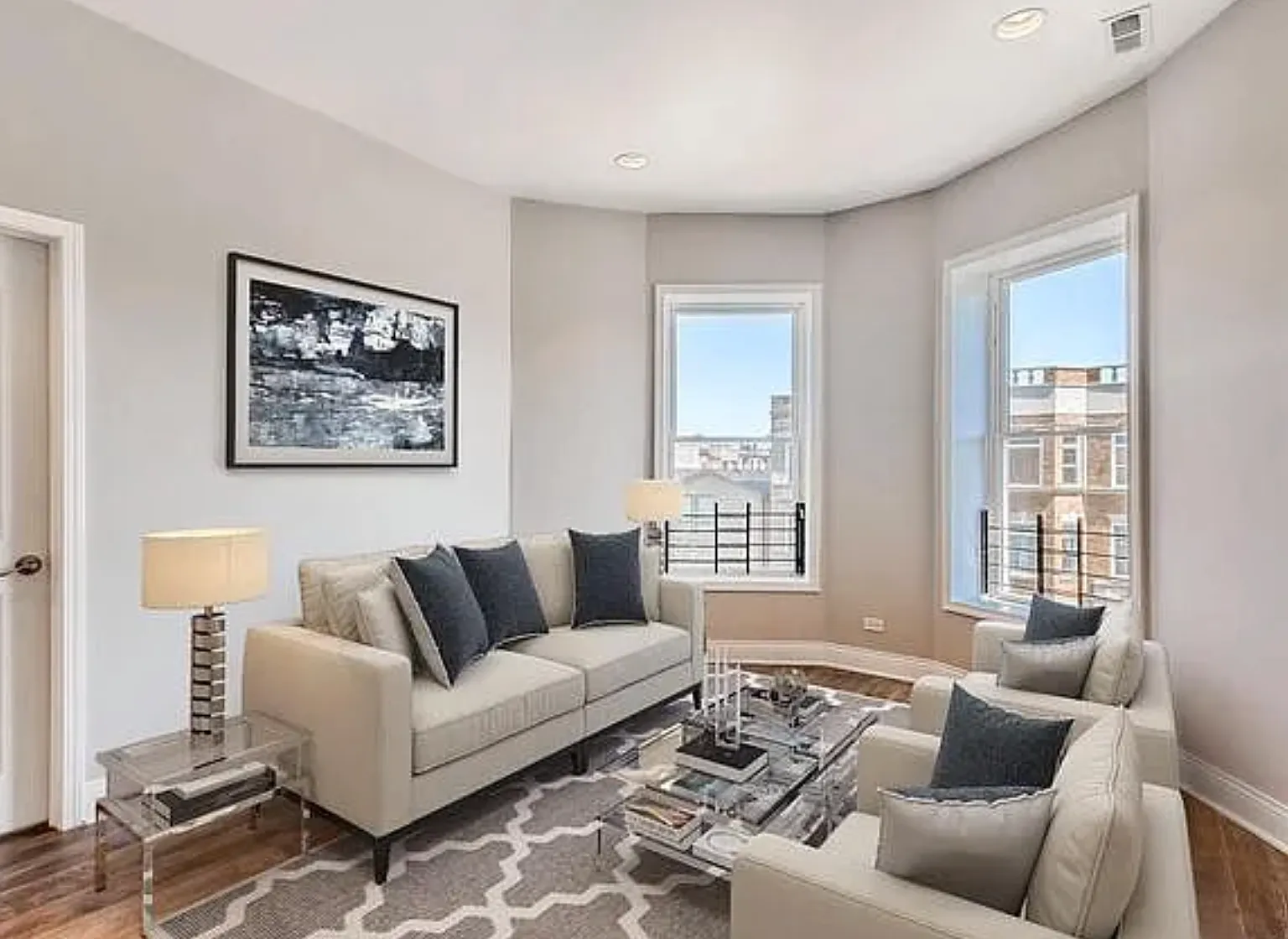 3 bed, 1500 sqft, $2,450 — Photo 2