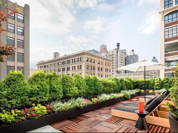 246 Spring Street image 12 of 16