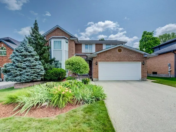 449 Knightsbridge Ct, Waterloo, ON N2T 2G5