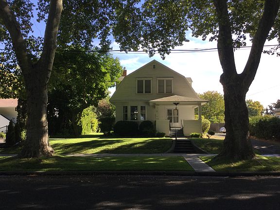 2nd image of 517 S 1st Ave