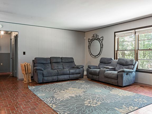 3rd image of 7339 Morris Ln