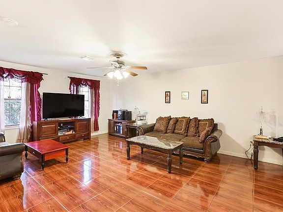 4th image of 8857 Apricot St