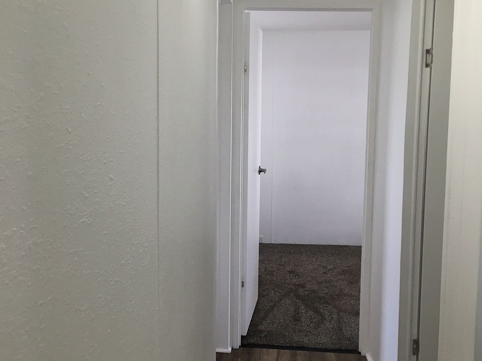 1st image of 2807 Crestlane Dr