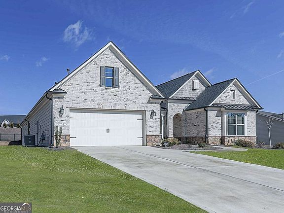2nd image of 456 Northside Dr