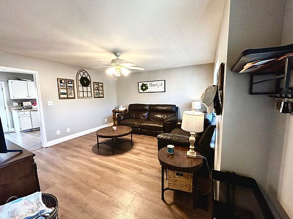 3rd image of 265 Farmingdale Pl SE