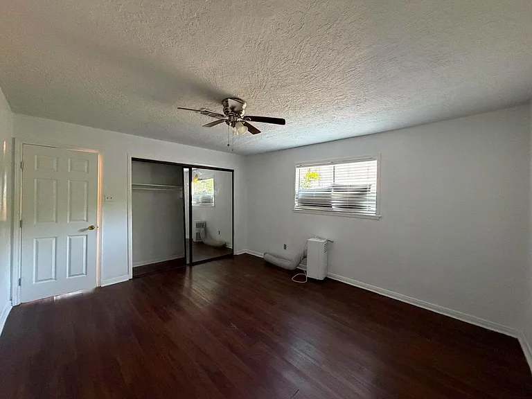 407 Bayshore Dr — Photo 10