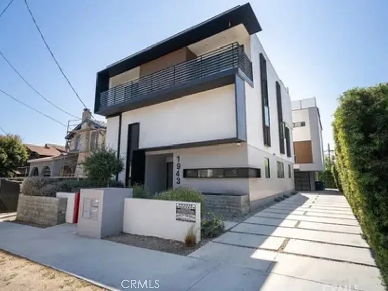 1943 Carmen Ave #1945 — Photo 20
