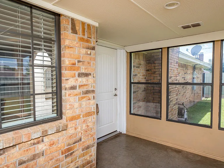4808 Mount Everest Dr — Photo 31