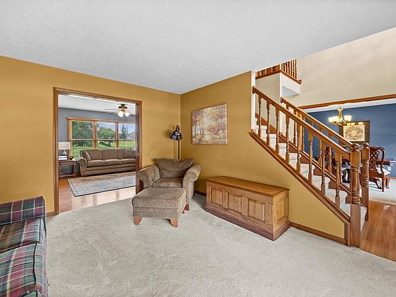 5th image of 3823 Pershing Dr