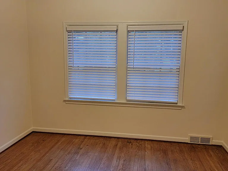 4325 NE Halsey St #9 — Photo 13