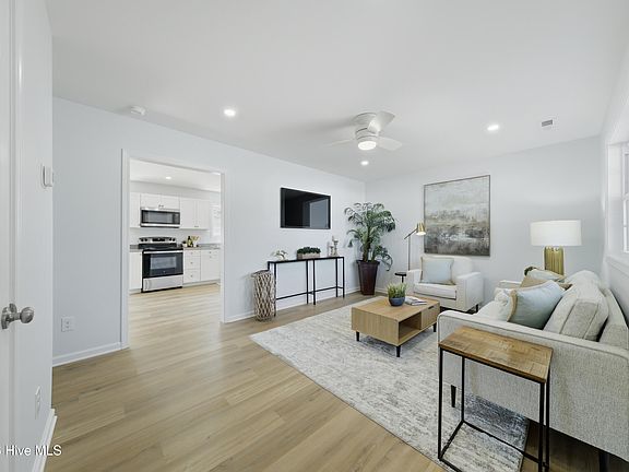 3rd image of 317 Westchester Road