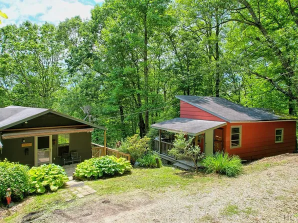 241 W Duck Mountain Road, Scaly Mountain, NC 28775