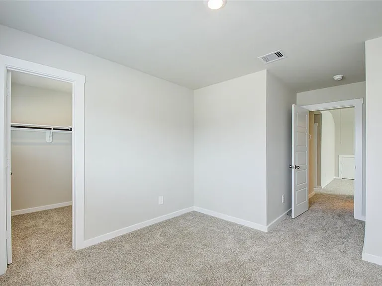 2918 Stamford Hill Ln — Photo 15