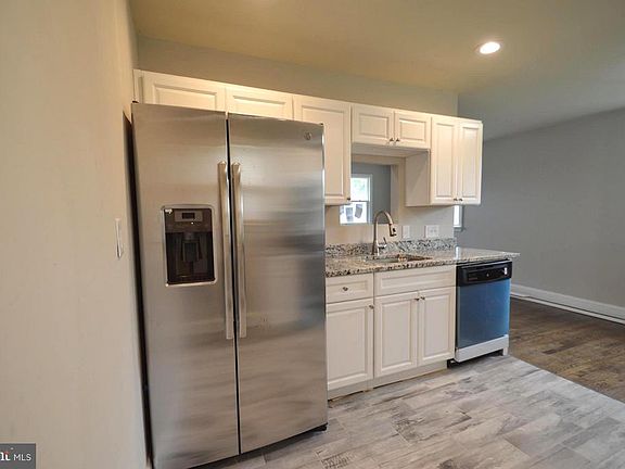 3rd image of 2500 Overdale Pl