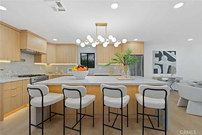 6051 Santa Barbara Ave — Photo 3