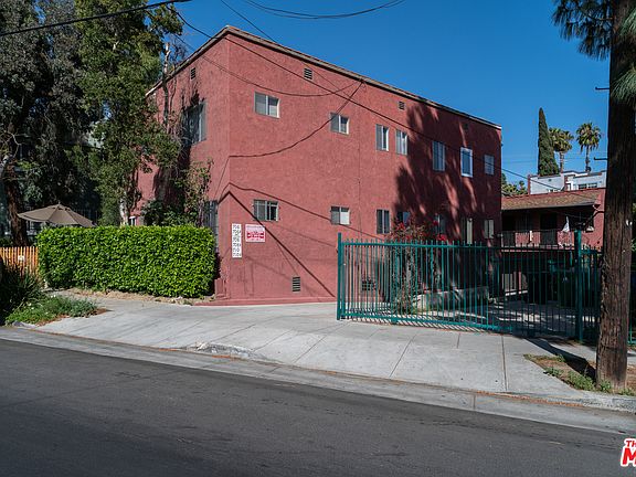 3rd image of 706 N Hoover St