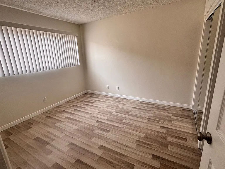 1600 N Stanton Pl — Photo 8